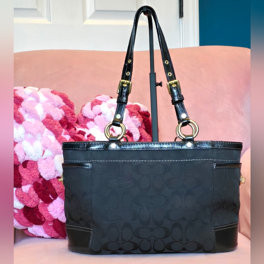 Coach Signature Jacquard Gallery Tote (F11658) - Picture 2 of 5